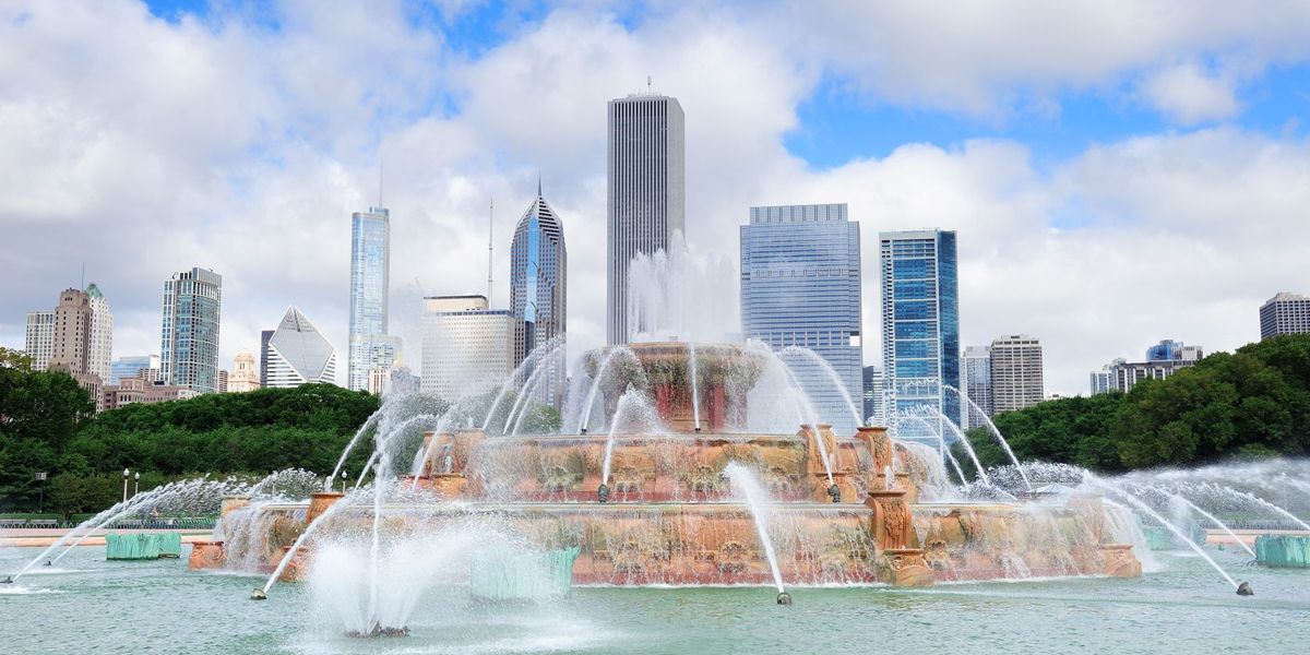 Cityscape with large water fountain